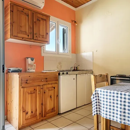 Lefkothea 2 Apartment Frinion