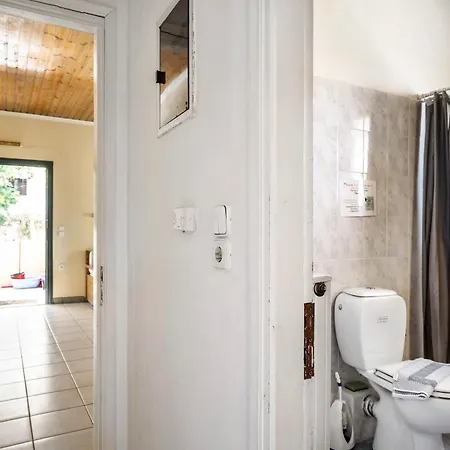 Lefkothea 2 * Frínion